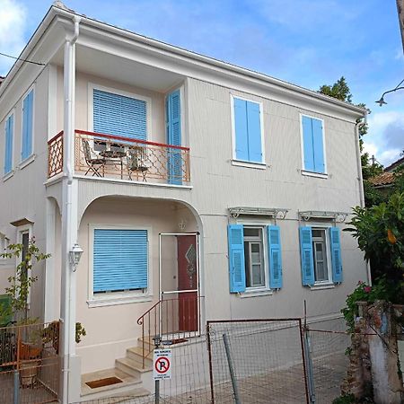 Old Town House At Lefkada City Exterior photo
